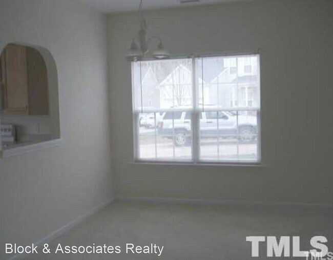 Foto del edificio - 3108 Locust Grove Dr