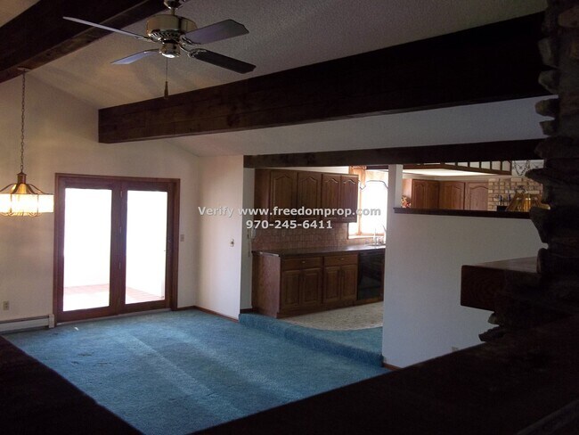 Building Photo - Well Maintained Established Home Near Horizon Dr