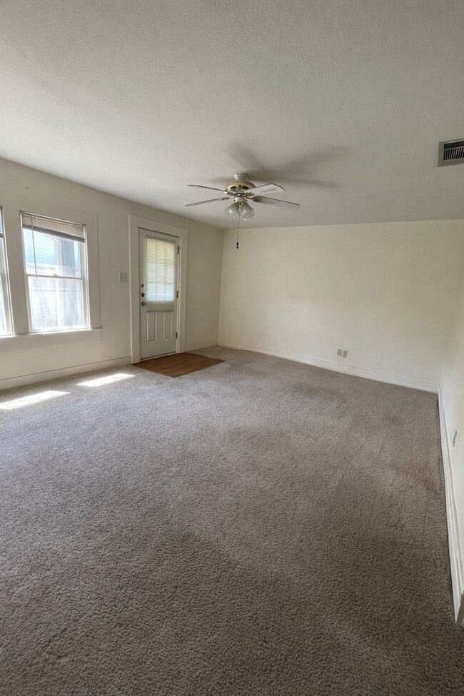 Foto del edificio - 4213 Avenue C