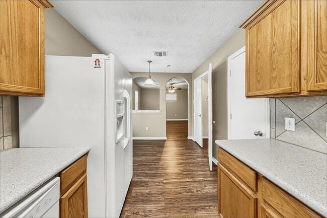 Foto del edificio - 5010 Deer Path Dr