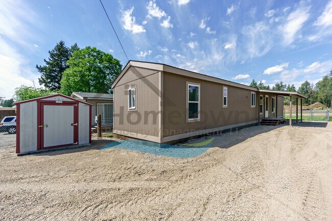 Building Photo - 5563 E Grove Ave