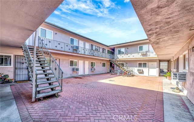 Foto del edificio - 6735 Elmer Ave