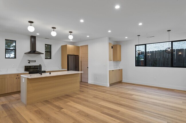 Building Photo - Modern Luxury in Reseda! Stunning 4-Bed 3....
