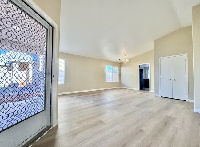 Building Photo - 1009 Torington Dr