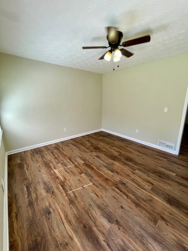 Building Photo - Beautiful newly remodeled home on over 3 a...