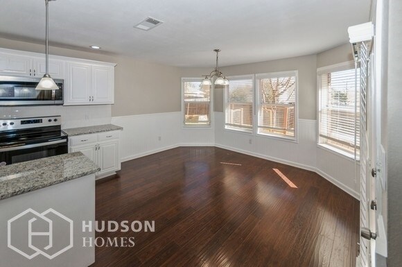 Building Photo - NOW AVAILABLE! 925 Jacobs Crossing Ct, Bur...