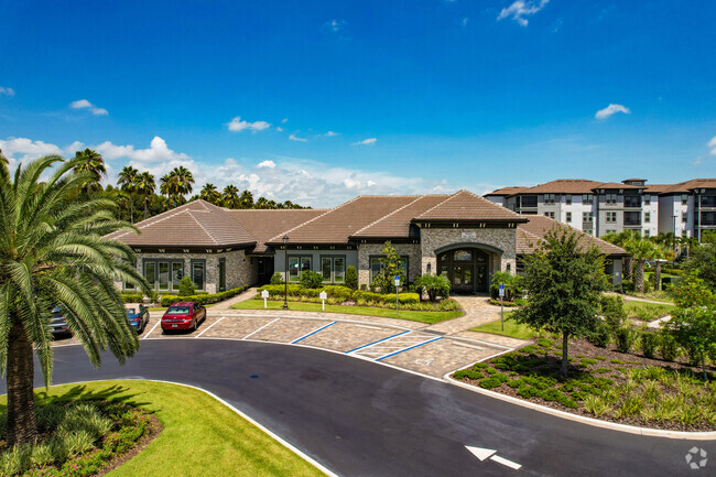 Oasis en Highwoods Preserve - 18311 Highwoods Preserve Pky Tampa, FL, 33647-1793 - The Oasis at Highwoods Preserve