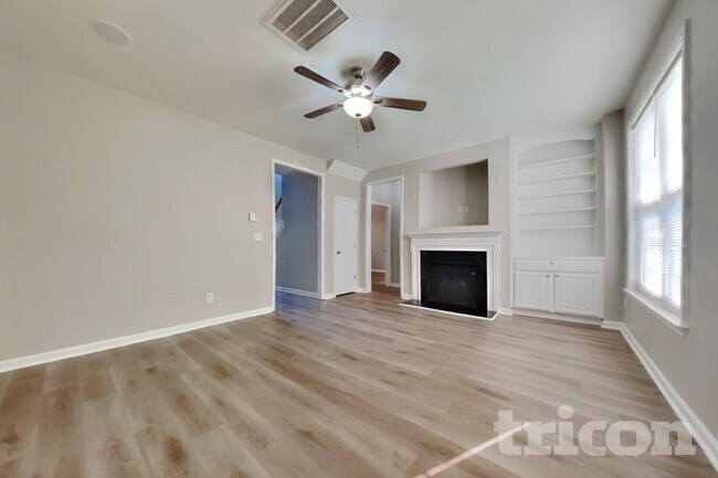 Foto del edificio - 308 Collinsworth Dr