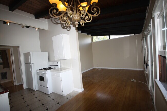 Foto del edificio - 637 Strand St