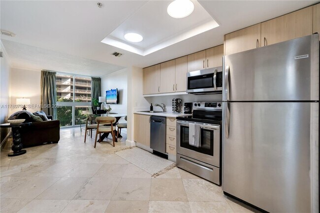 Foto del edificio - 2951 S Bayshore Dr