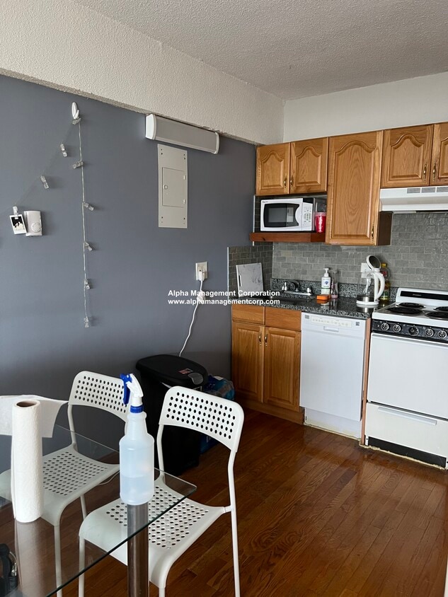 Building Photo - 1110 Commonwealth Ave