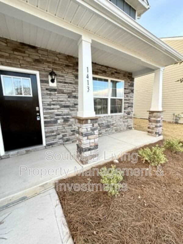 Foto del edificio - 1413 Secrest Cmns Dr