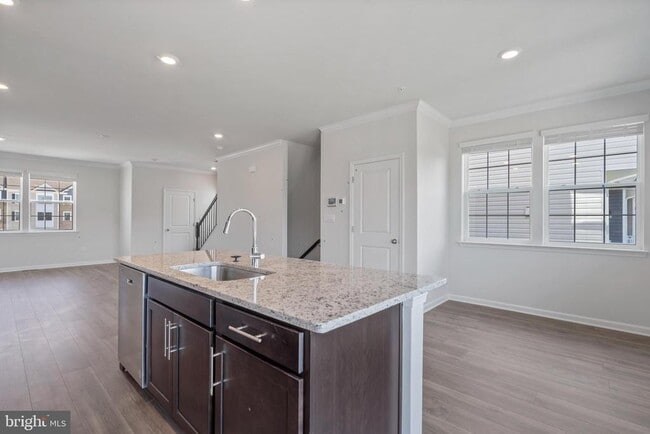 Building Photo - 16649 Green Glade Dr