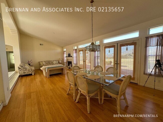 Building Photo - Fully Furnished, Short-Term Rental, All Ut...