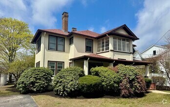 Building Photo - 199 Hillside Ave