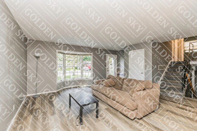 Building Photo - 2120 W Surrey Dr