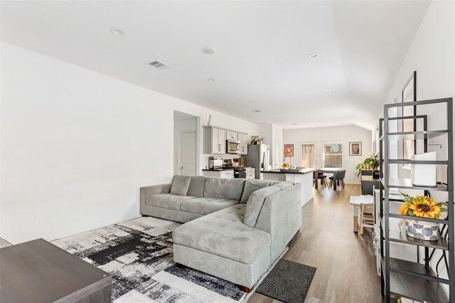 Building Photo - 5310 Castlebury Meadows Dr