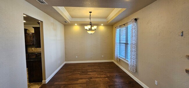 Building Photo - Stunning 4 bedroom, 2.5 bath home for rent...