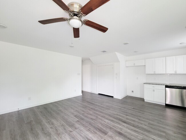 Foto del edificio - 8122 Sterlingshire St