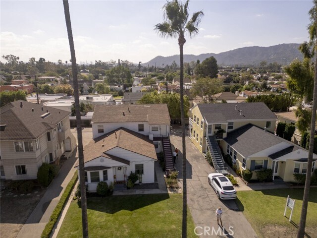 Foto del edificio - 676 W Glenoaks Blvd