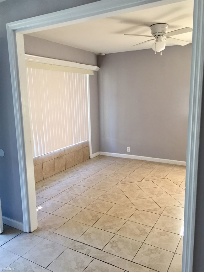 Building Photo - 332 Riverside Dr