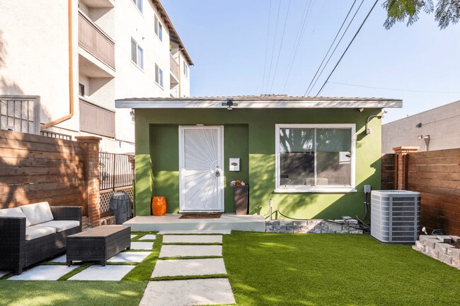 Foto del edificio - 3766 Sawtelle Blvd