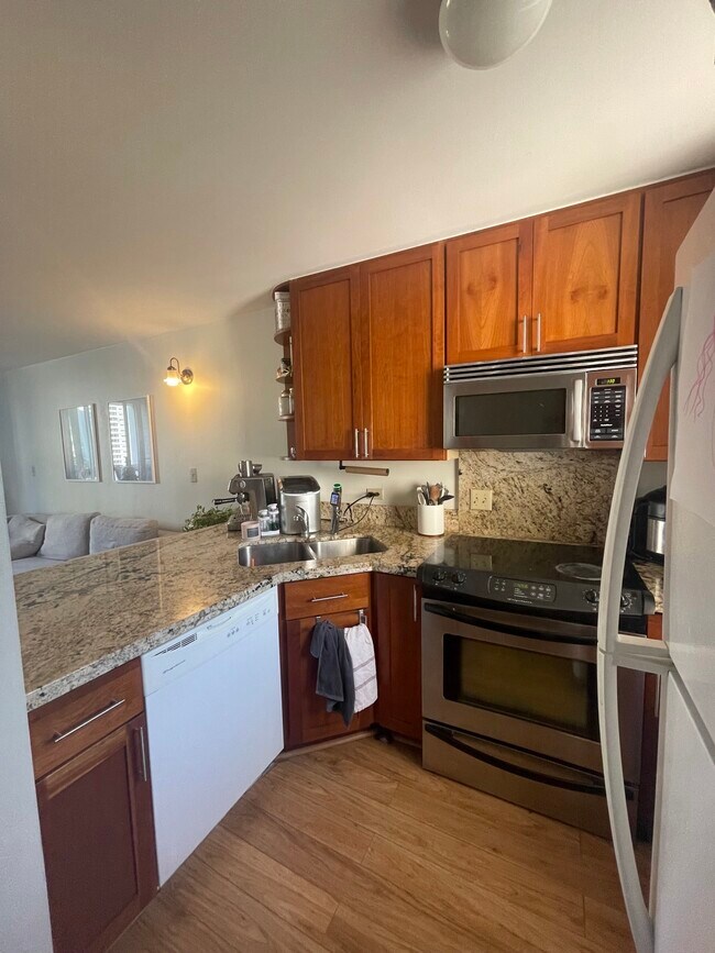 Building Photo - 1848 Kahakai Dr