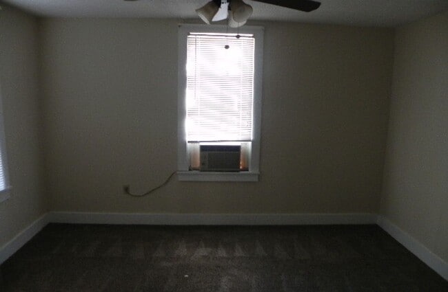 Building Photo - Lee County