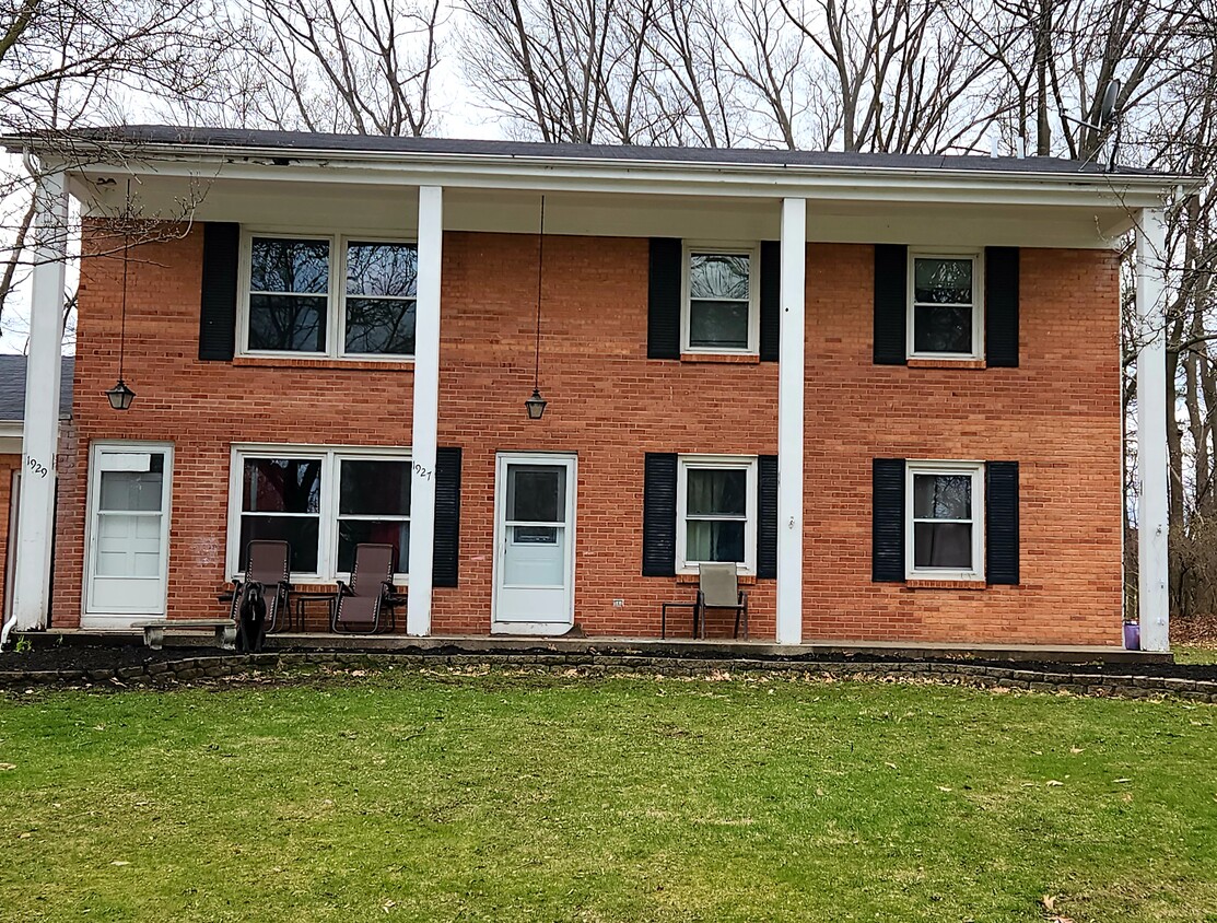 Front of home - 1929 Observatory Ave SE