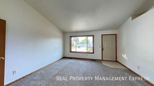 Foto del edificio - Charming 2 Bedroom 2 Bathroom Centrally Lo...