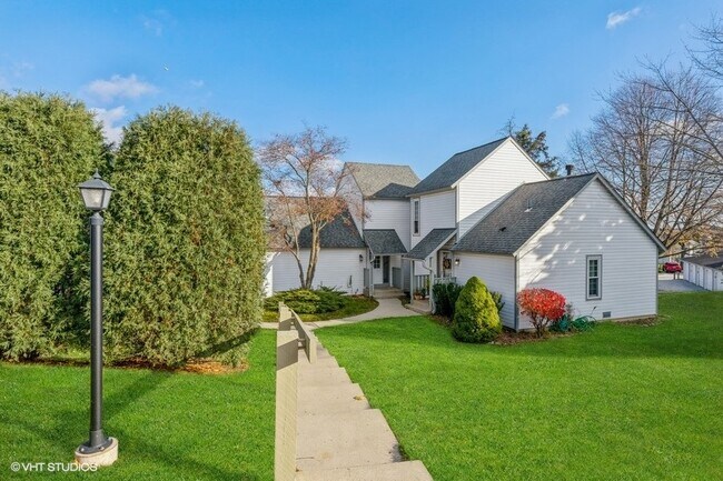Building Photo - 911 Abingdon Ct