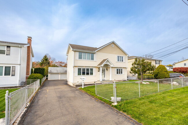 Building Photo - 16 Miano Dr