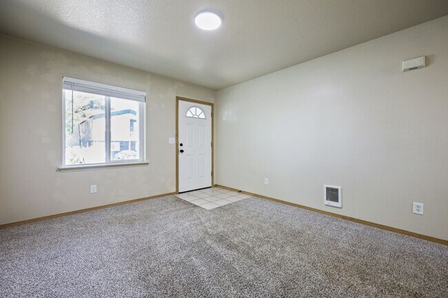 Foto del edificio - 4bed/2.5 Bathroom house - SE Portland