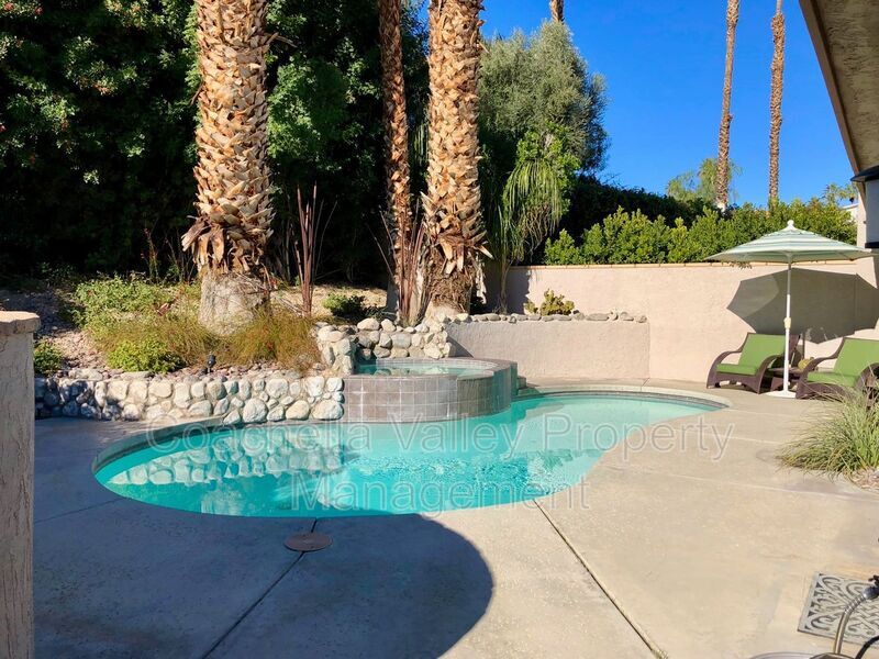 Foto principal - 39095 Sweetwater Dr