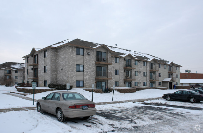 Camelot Square Living Apartments - Coon Rapids, MN | Apartments.com