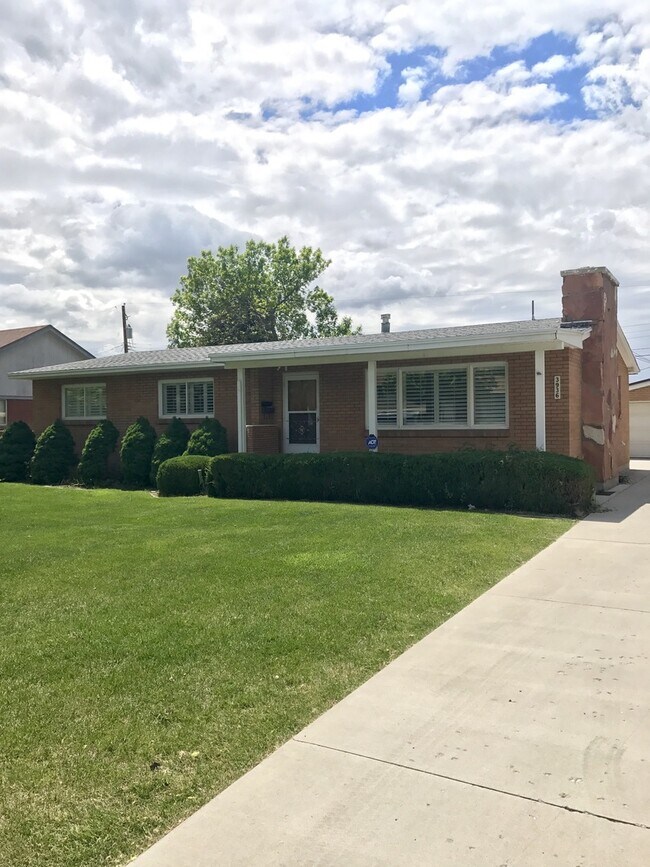 Foto del edificio - Beautiful Holladay Home