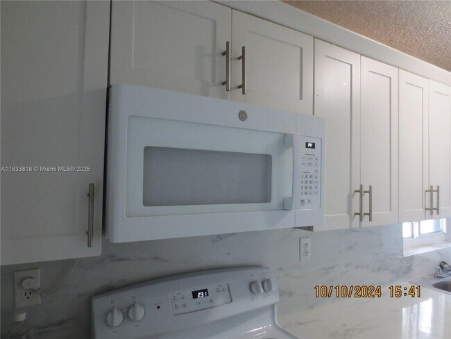 Building Photo - 1141 NW 30th St