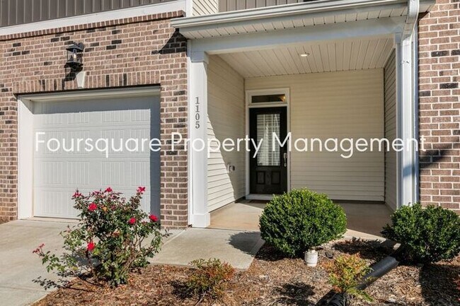 Building Photo - Townhome| Screened -In Back Porch |One Car...