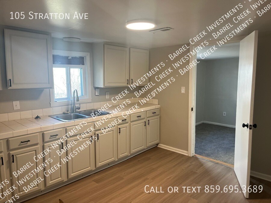 Primary Photo - 2-Bed 1-Bath House + Dining Room