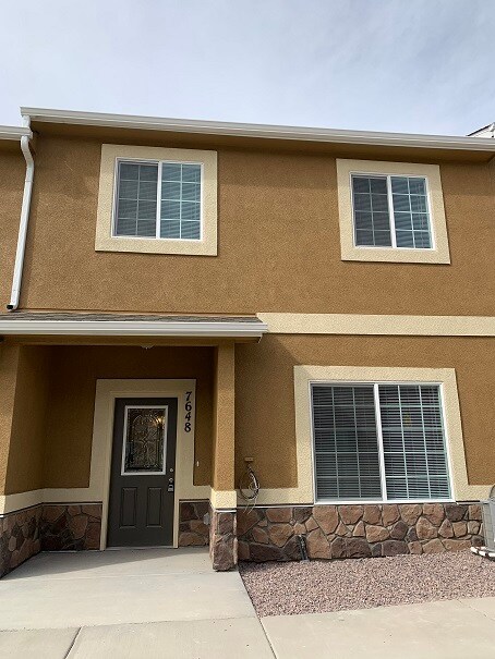 Foto principal - 7648 Grand Fir Pt