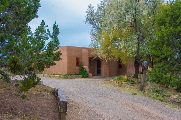 Primary Photo - 19 Espira Ct