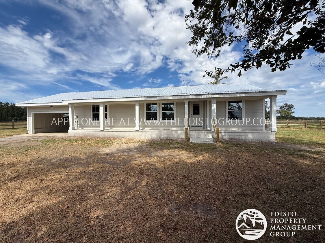 Foto principal - Remodeled Country Home with Privacy, Stora...