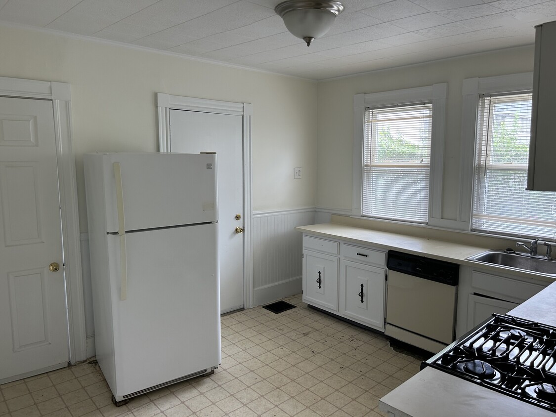 Primary Photo - 27R Albion St