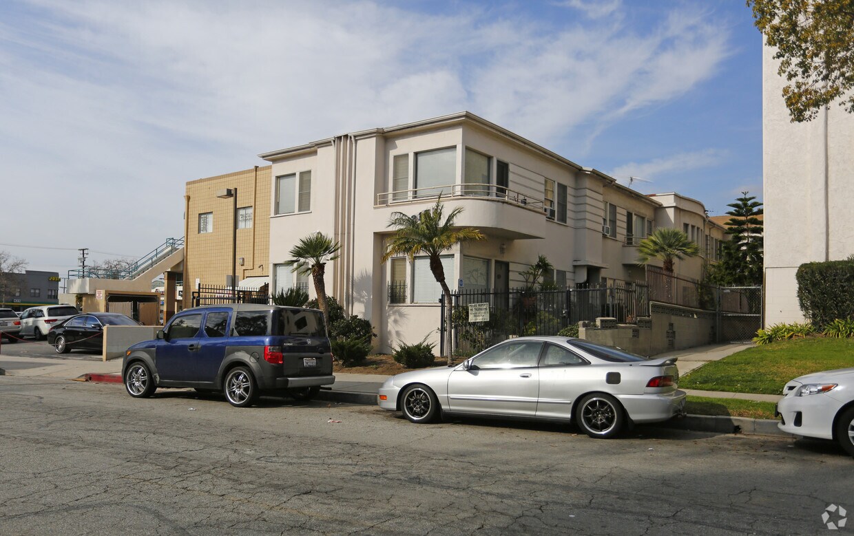 Building Photo - 215 W Lomita Ave