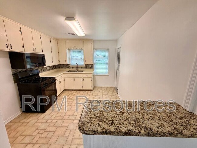Foto del edificio - 6714 NW 27th St