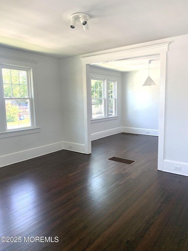 Building Photo - 1000 Sewall Ave