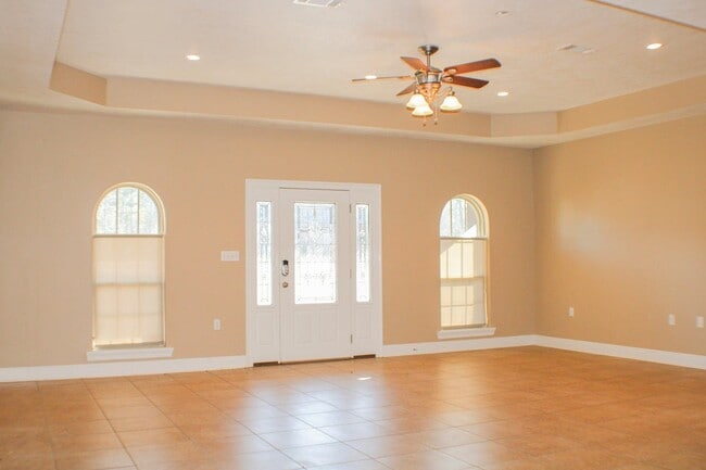 Building Photo - 162 James Dr