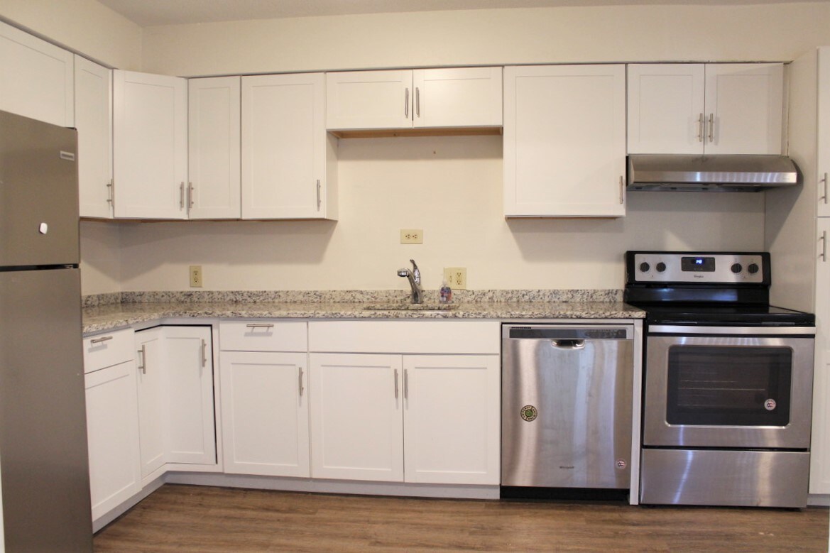 Foto principal - 12 Belchertown Rd