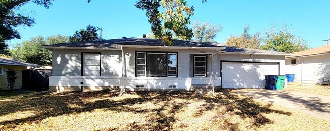 Building Photo - 2308 Holsum Cir