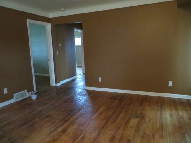 Building Photo - 16746 Juliana Ave